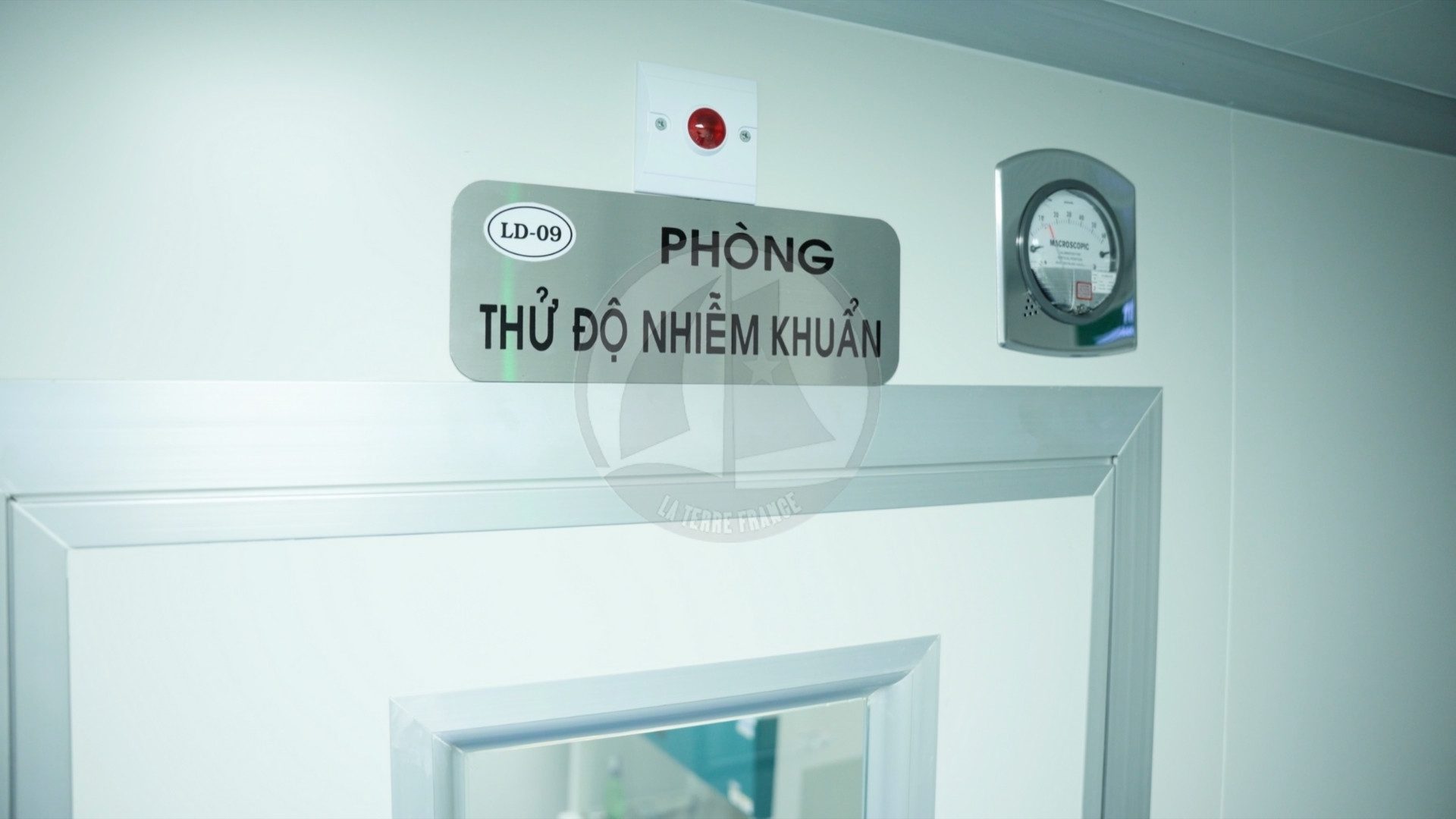 Nhà máy dược mỹ phẩm La Terre France Phòng thử độ nhiễm khuẩn