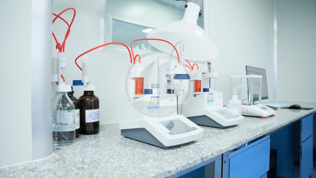 Trang Chủ 46 Nhà máy dược mỹ phẩm La Terre France Phòng hóa lý 7