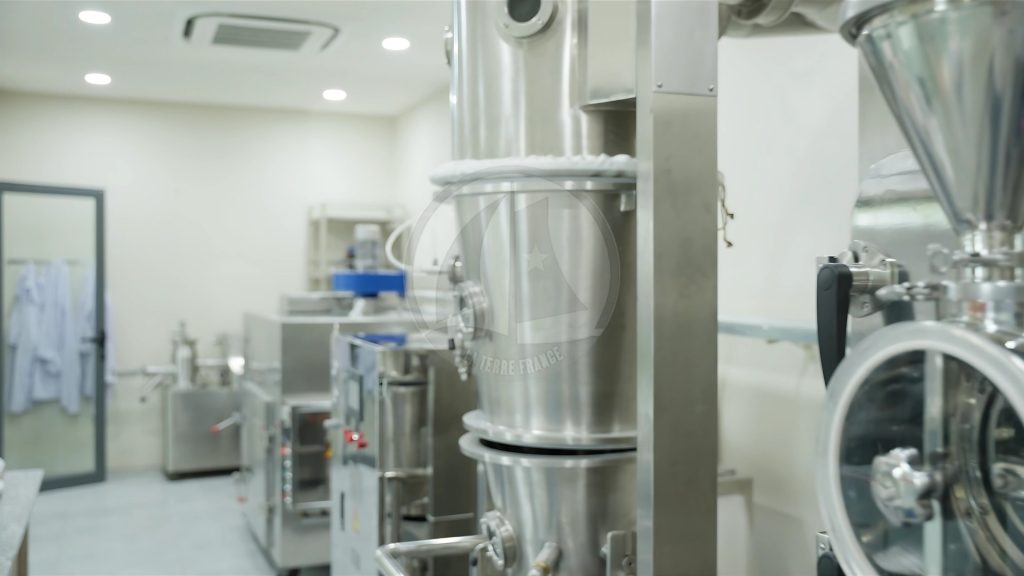 Trang Chủ 27 Nhà máy dược mỹ phẩm La Terre France Phòng máy R D 10