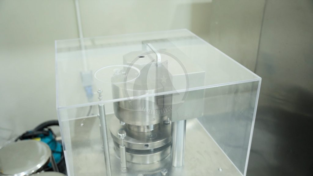 Trang Chủ 26 Nhà máy dược mỹ phẩm La Terre France Phòng máy R D 11