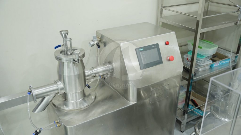 Trang Chủ 28 Nhà máy dược mỹ phẩm La Terre France Phòng máy R D 9