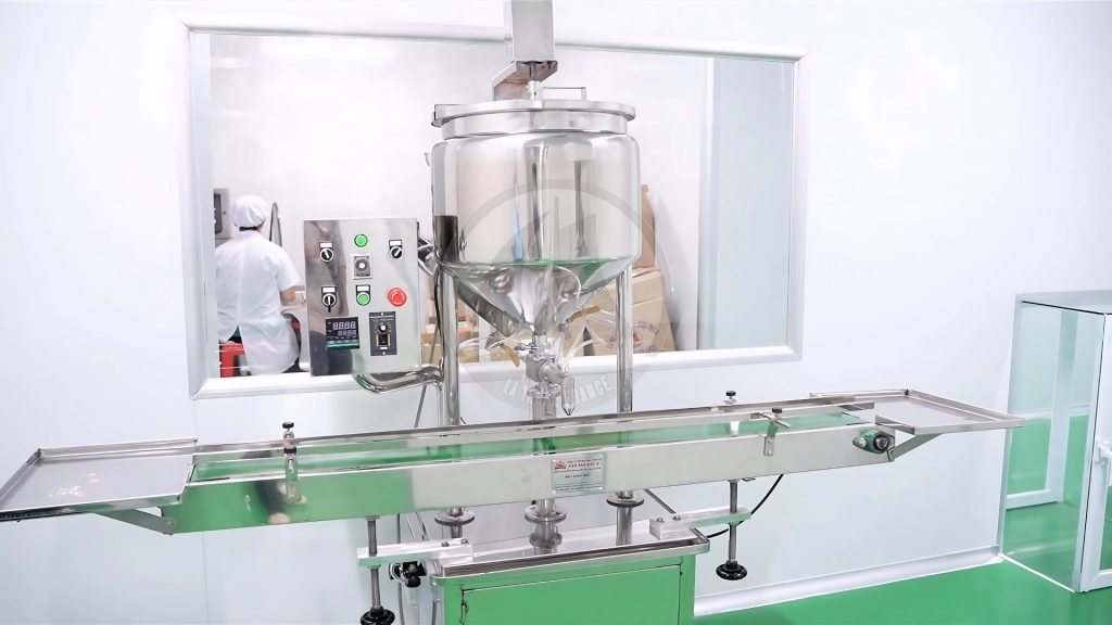 Trang Chủ 20 Nhà máy dược mỹ phẩm La Terre France Phòng thiết bị 4